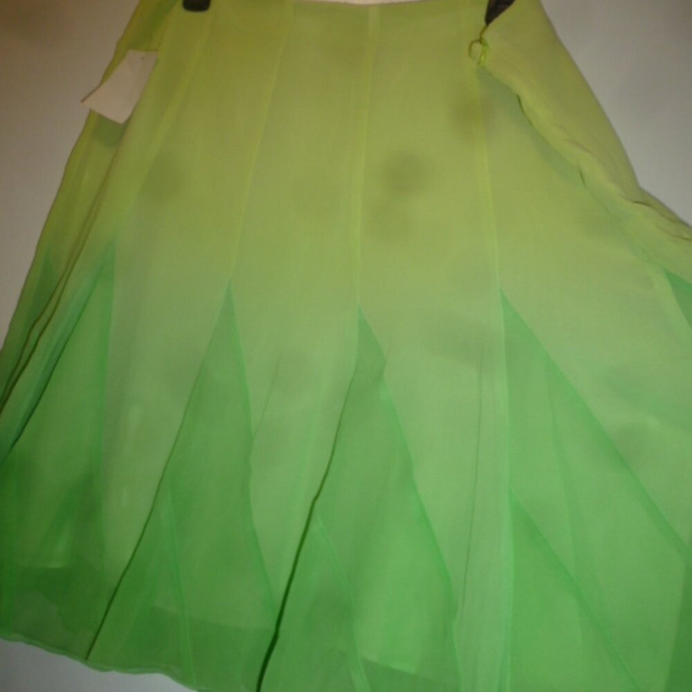 Flirty Ombre Panel Skirt – Size 16 – Flowing & Lightweight 💚